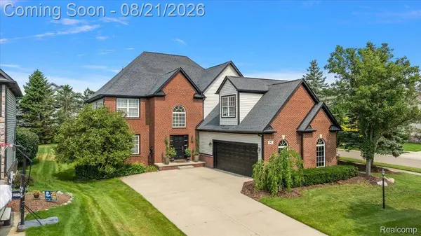 587 Bay Pointe DR