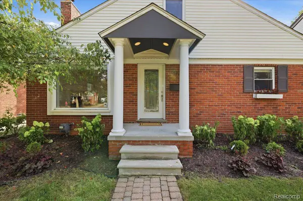 1872 Banbury ST, Birmingham, MI 48009