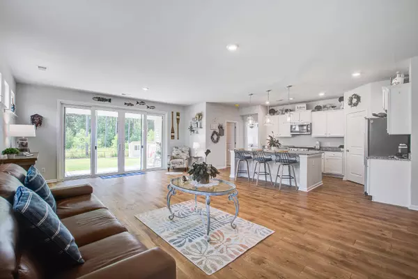 1126 Wading Point Blvd, Huger, SC 29450