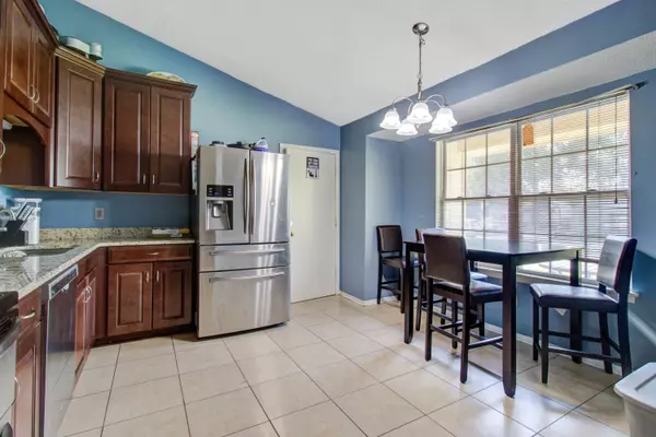 155 Mickler Dr, Ladson, SC 29456