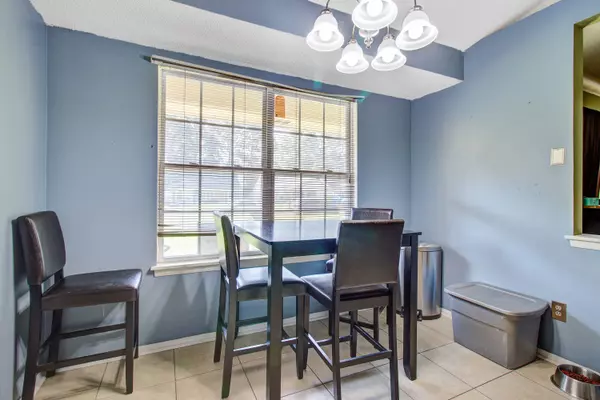 155 Mickler Dr, Ladson, SC 29456