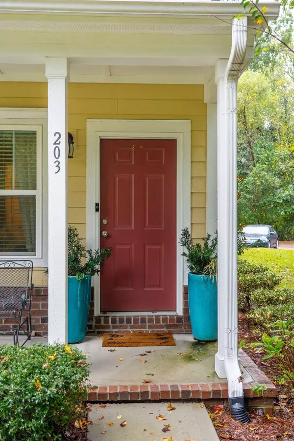 203 Bennett Ln, Summerville, SC 29483