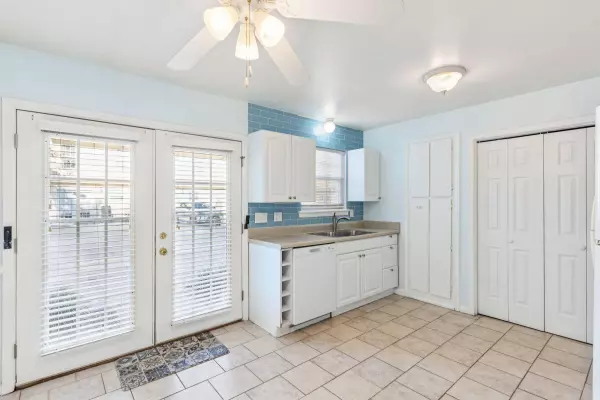 1423 Ashley River Road Rd #2d, Charleston, SC 29407