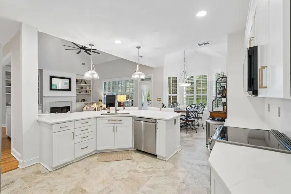 2765 Victoria Lake Dr, Mount Pleasant, SC 29466