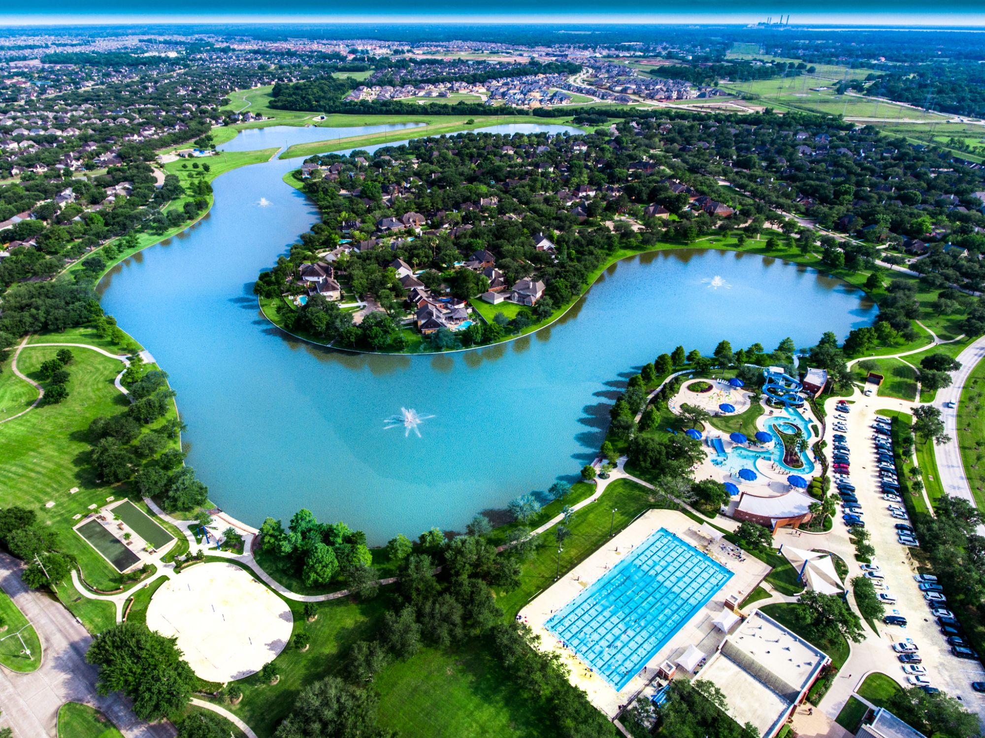 Luxury home for sale in Sugar Land TX represented by Anja Drewes Properties