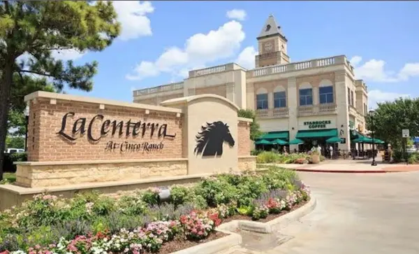 Anja Drewes Properties buy and sell in Katy La Centerra