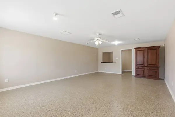 313 Grand AVE, Bacliff, TX 77518