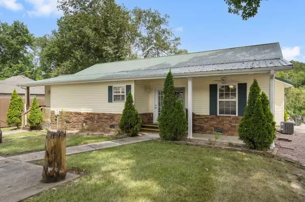 1612 Acacia Club RD, Hollister, MO 65672