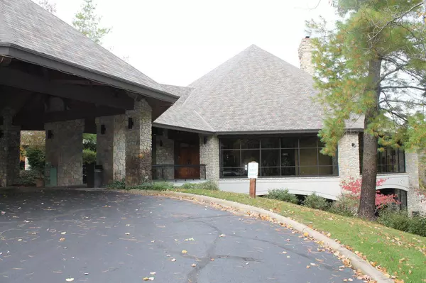 415 Silverwood CIR, Branson West, MO 65737