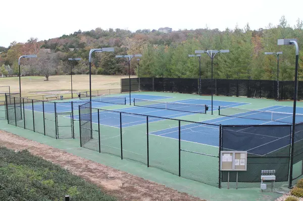 415 Silverwood CIR, Branson West, MO 65737