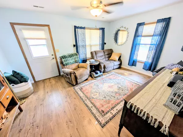 2131 State Highway Y, Forsyth, MO 65653