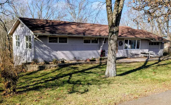 35 Hilltop LN, Branson, MO 65616