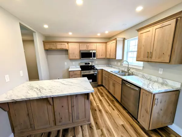 117 Rainbow Hill LN, Reeds Spring, MO 65737