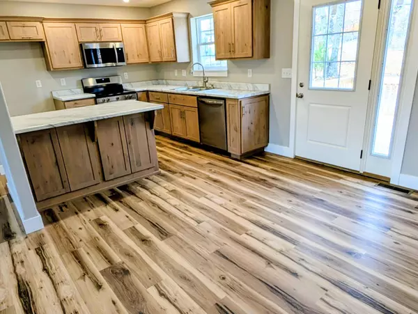 117 Rainbow Hill LN, Reeds Spring, MO 65737