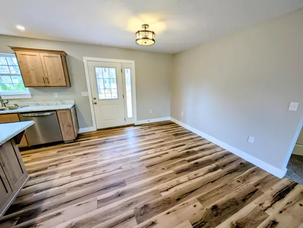 117 Rainbow Hill LN, Reeds Spring, MO 65737