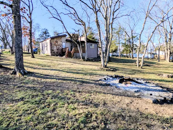 439 Driftwood LN, Reeds Spring, MO 65737