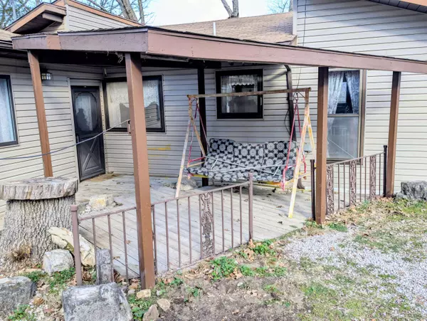 439 Driftwood LN, Reeds Spring, MO 65737