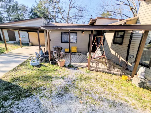 439 Driftwood LN, Reeds Spring, MO 65737