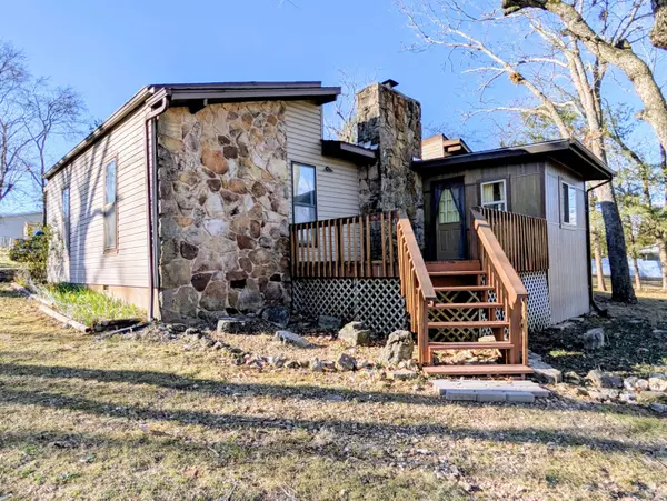 439 Driftwood LN, Reeds Spring, MO 65737