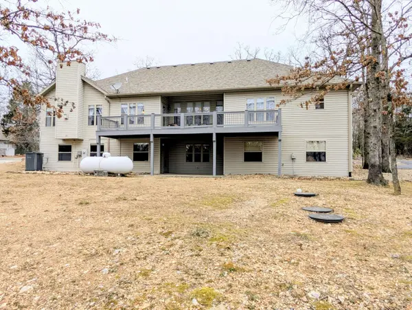 24 Lands End, Kimberling City, MO 65686