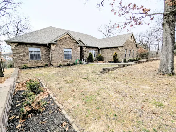 24 Lands End, Kimberling City, MO 65686