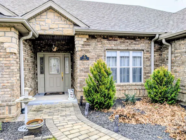 24 Lands End, Kimberling City, MO 65686