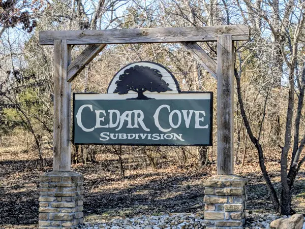 11 Tall Cedar LN, Reeds Spring, MO 65737