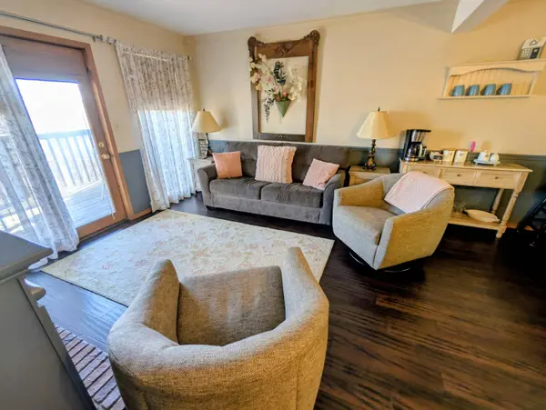 448 Notch LN #3, Branson West, MO 65737