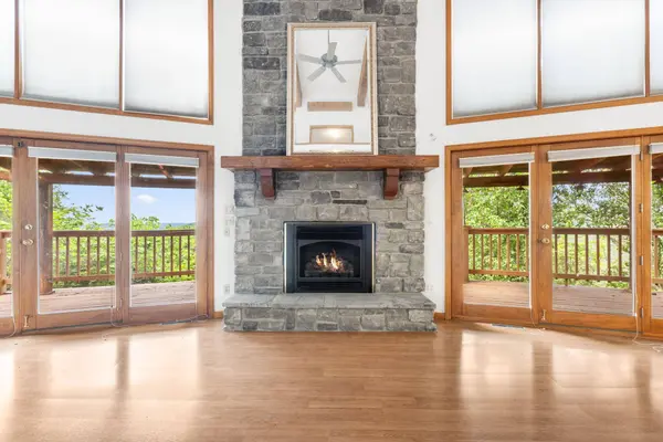 127 Kachina TRL, Branson West, MO 65737