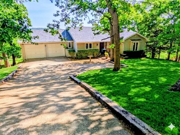 46 Acoma DR, Branson West, MO 65737