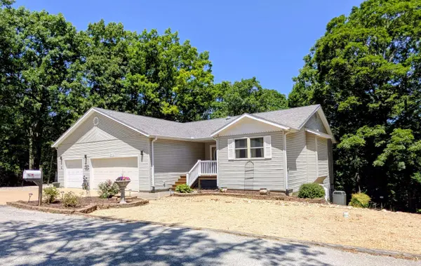 203 Queensberry DR, Branson West, MO 65737