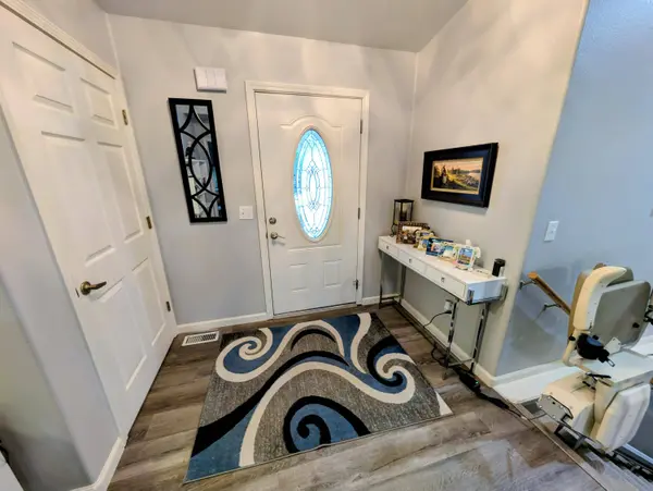 203 Queensberry DR, Branson West, MO 65737