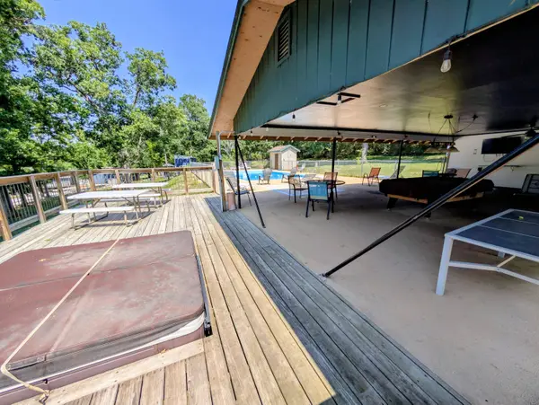84 Kings Cove LN #16, Reeds Spring, MO 65737