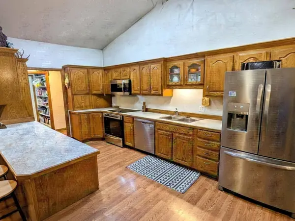 166 Queensberry RD, Branson West, MO 65737