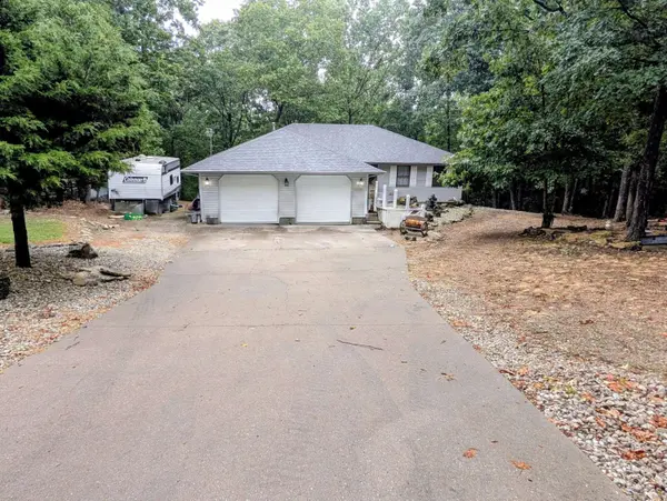 166 Queensberry RD, Branson West, MO 65737