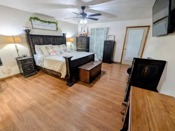 166 Queensberry RD, Branson West, MO 65737