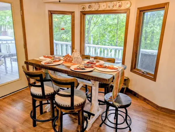 166 Queensberry RD, Branson West, MO 65737