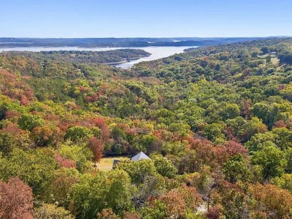 42 Hill And Hollow LN, Branson West, MO 65737