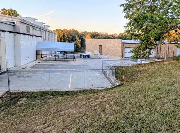 000 Main ST, Reeds Spring, MO 65737