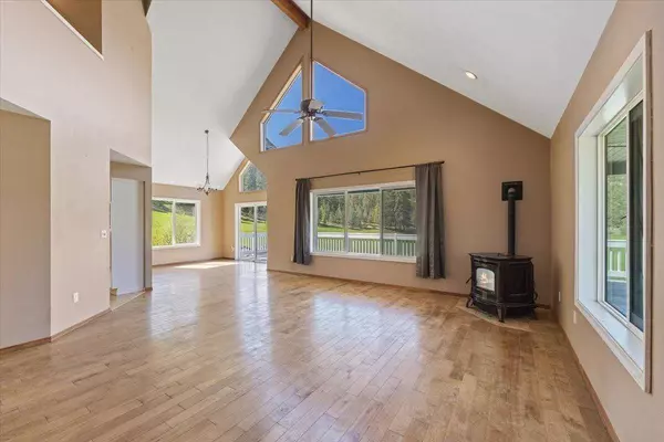 42480 N State Route 25 Hwy, Davenport, WA 99122