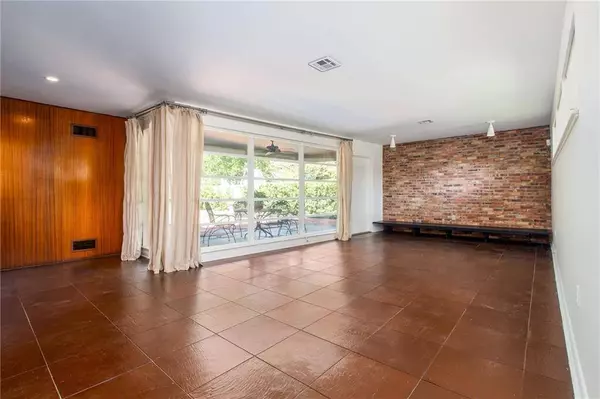 3030 MADONNA DR, Alexandria, LA 71301