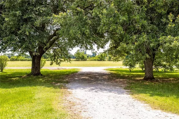 15 VAN MOL RD, Alexandria, LA 71302