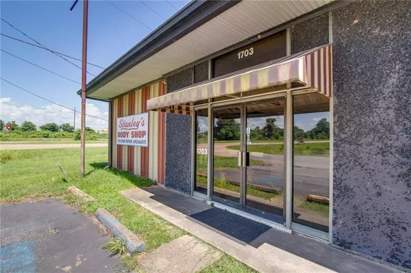 1703 DIXIE ST, Alexandria, LA 71303