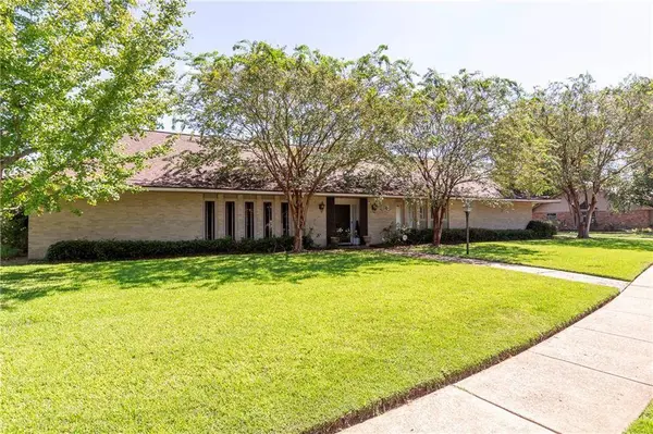 501 HARTWOOD DR, Alexandria, LA 71303