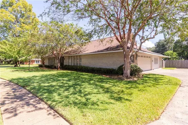 501 HARTWOOD DR, Alexandria, LA 71303
