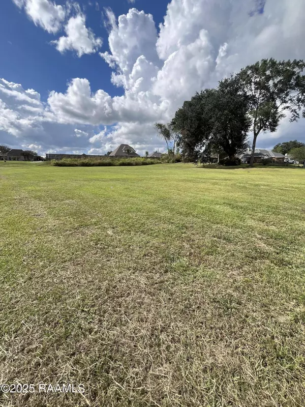 100 Leatherback LN, Broussard, LA 70518