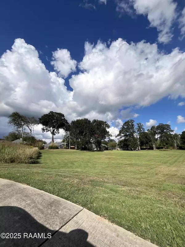 100 Leatherback LN, Broussard, LA 70518