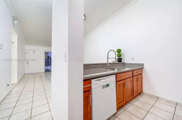 18310 Mediterranean Blvd #2407, Hialeah, FL 33015