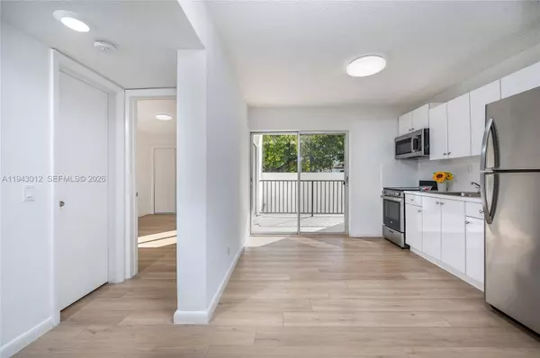 2463 Coral Way #25, Miami, FL 33145