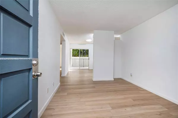 2463 Coral Way #25, Miami, FL 33145